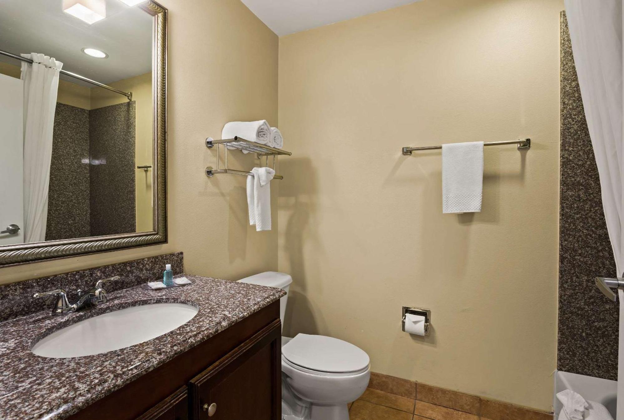 Mainstay Suites Houma Eksteriør billede