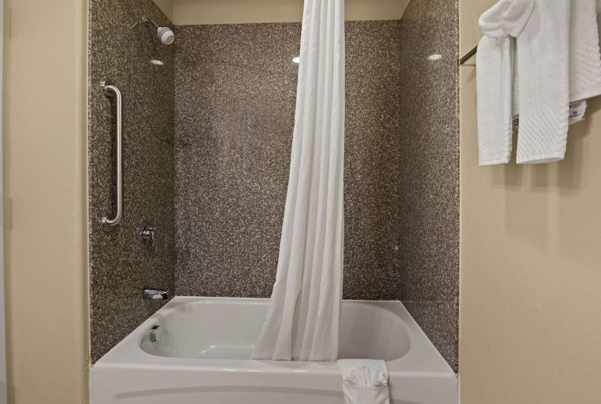 Mainstay Suites Houma Eksteriør billede
