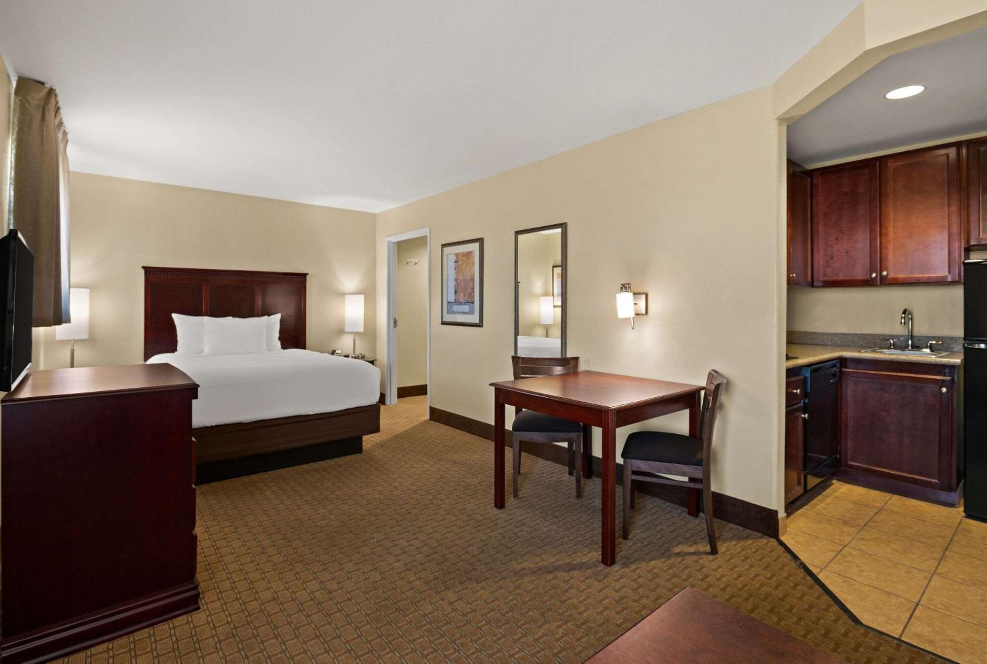 Mainstay Suites Houma Eksteriør billede
